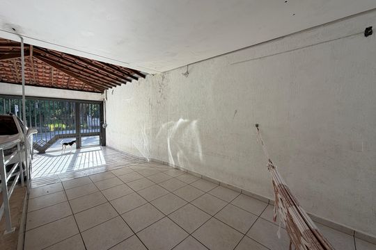 Garagem de casa à venda com 4 quartos, 496m² em Engordadouro, Jundiaí