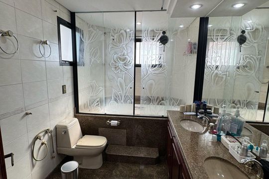 Banheiro da Suíte de apartamento à venda com 4 quartos, 242m² em Vila Prudente, São Paulo