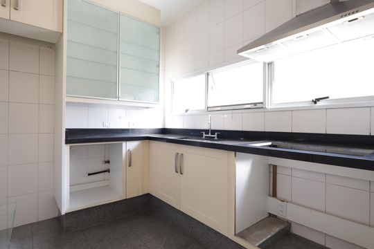 Cozinha de casa de condomínio à venda com 4 quartos, 245m² em Morumbi, São Paulo
