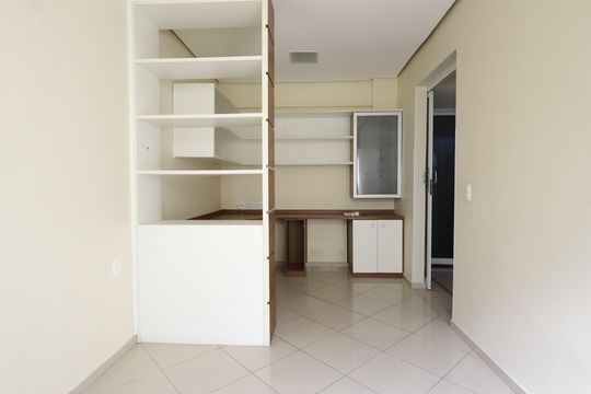 Escritório de casa de condomínio à venda com 4 quartos, 245m² em Morumbi, São Paulo