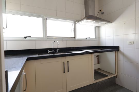 Cozinha de casa de condomínio à venda com 4 quartos, 245m² em Morumbi, São Paulo