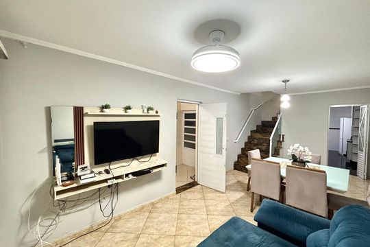 Sala de casa à venda com 3 quartos, 200m² em Jardim Aricanduva, São Paulo