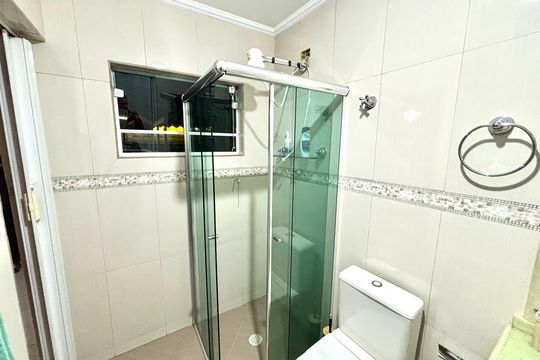 Banheiro 1 de casa à venda com 3 quartos, 200m² em Jardim Aricanduva, São Paulo
