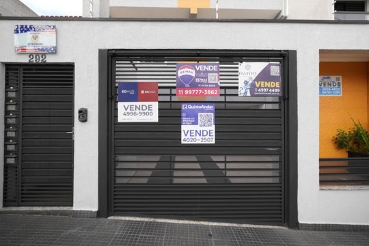 Placa de apartamento à venda com 2 quartos, 65m² em Vila Camilópolis, Santo André
