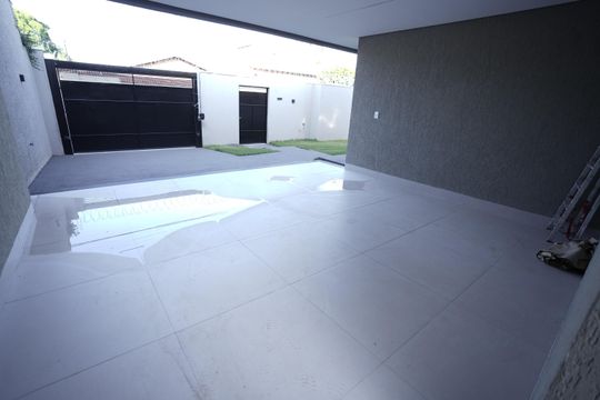 Casa à venda com 3 quartos, 235m² em Setor Bueno, Goiânia