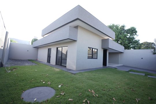 Casa à venda com 3 quartos, 235m² em Setor Bueno, Goiânia