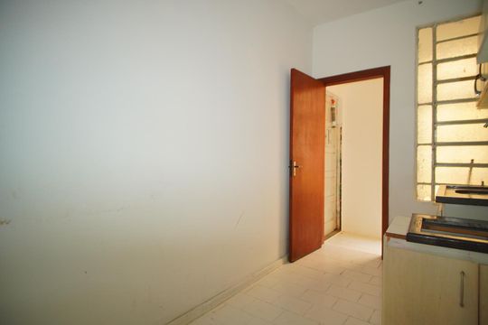 Cozinha de apartamento à venda com 1 quarto, 68m² em Vila Ipiranga, Porto Alegre