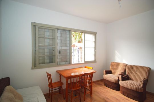 Sala de apartamento à venda com 1 quarto, 68m² em Vila Ipiranga, Porto Alegre