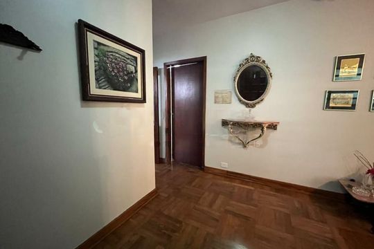 Casa à venda com 3 quartos, 213m² em Vila Mariana, São Paulo