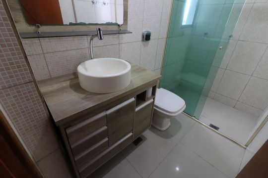 Banheiro de apartamento para alugar com 2 quartos, 64m² em Centro, Osasco