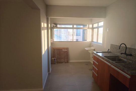 Cozinha de apartamento para alugar com 2 quartos, 150m² em Independência, Porto Alegre