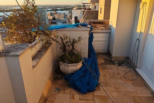 Área externa de apartamento para alugar com 2 quartos, 150m² em Independência, Porto Alegre