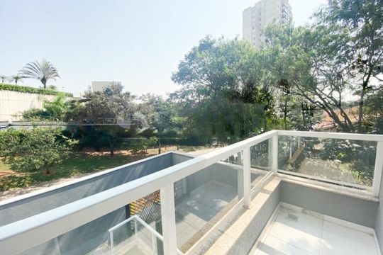Casa à venda com 4 quartos, 440m² em Jardim Londrina, São Paulo