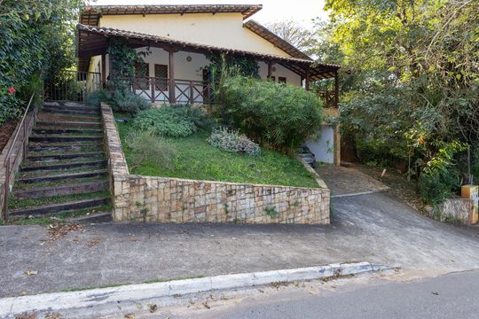 Fachada de casa de condomínio à venda com 4 quartos, 322m² em Vereda das Gerais, Nova Lima