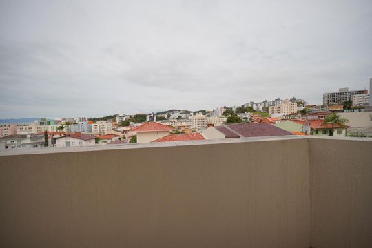 Varanda da Sala de apartamento para alugar com 3 quartos, 75m² em Praia Comprida, São José
