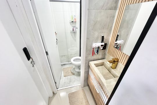 Banheiro de apartamento para alugar com 2 quartos, 38m² em Vila Diva, São Paulo