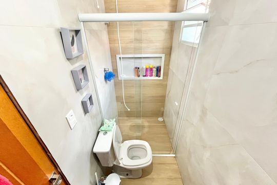 Banheiro de casa à venda com 4 quartos, 180m² em Vila Maria Luisa, São Paulo