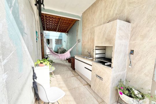 Quintal de casa à venda com 4 quartos, 180m² em Vila Maria Luisa, São Paulo