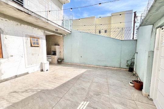 Garagem de casa à venda com 4 quartos, 180m² em Vila Maria Luisa, São Paulo