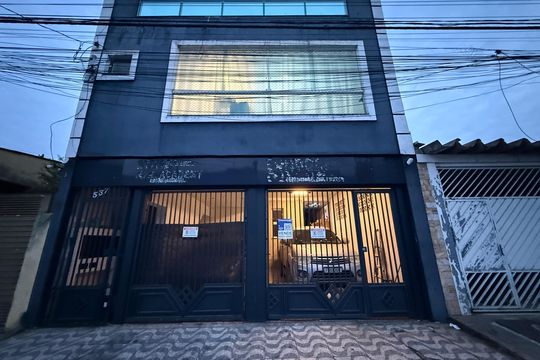 Fachada  de casa para alugar com 4 quartos, 525m² em Vila Rosalia, Guarulhos