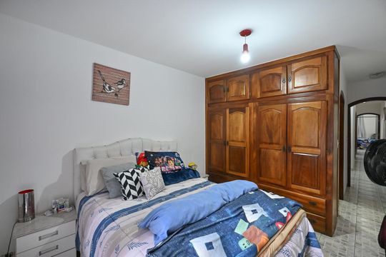 Suíte de casa à venda com 3 quartos, 125m² em Jardim Monte Kemel, São Paulo