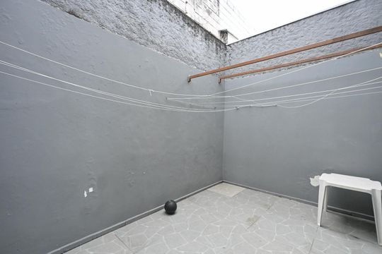 Quintal de casa à venda com 3 quartos, 125m² em Jardim Monte Kemel, São Paulo