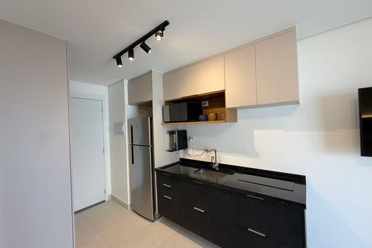 Cozinha de kitnet/studio para alugar com 1 quarto, 26m² em Santo Amaro, São Paulo