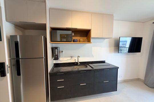 Cozinha de kitnet/studio à venda com 1 quarto, 26m² em Santo Amaro, São Paulo