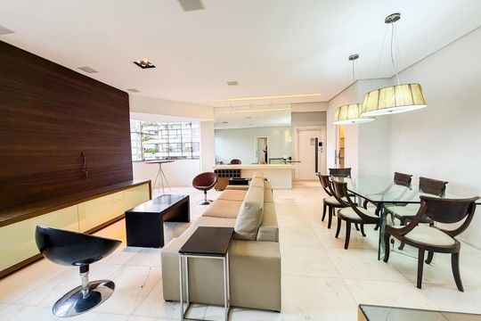 Sala de apartamento para alugar com 3 quartos, 130m² em Funcionários, Belo Horizonte
