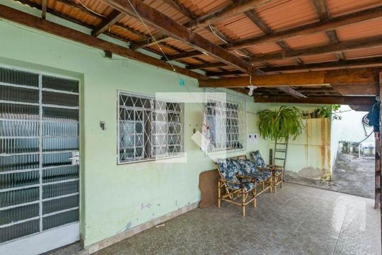 Área externa de casa à venda com 4 quartos, 200m² em Jardim Montanhês, Belo Horizonte