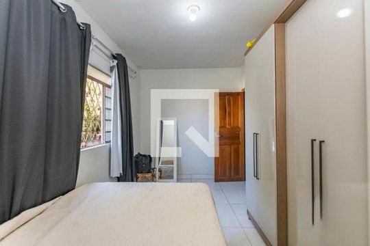 Quarto de casa à venda com 4 quartos, 200m² em Jardim Montanhês, Belo Horizonte