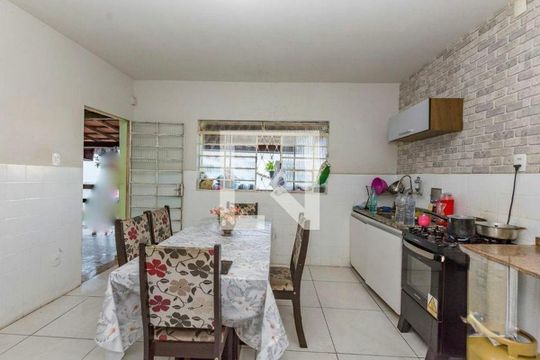Cozinha de casa à venda com 4 quartos, 200m² em Jardim Montanhês, Belo Horizonte