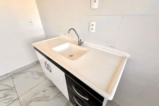 Cozinha de apartamento para alugar com 2 quartos, 38m² em Cidade Antônio Estêvão de Carvalho, São Paulo