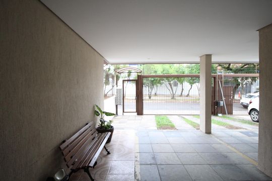 Hall social de apartamento à venda com 2 quartos, 59m² em Vila Ipiranga, Porto Alegre