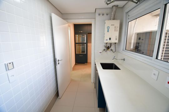 Área de Serviço de apartamento à venda com 3 quartos, 130m² em Cambuí, Campinas