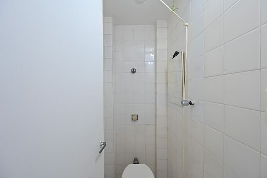 Banheiro de Serviço de apartamento à venda com 2 quartos, 97m² em Vila Clementino, São Paulo