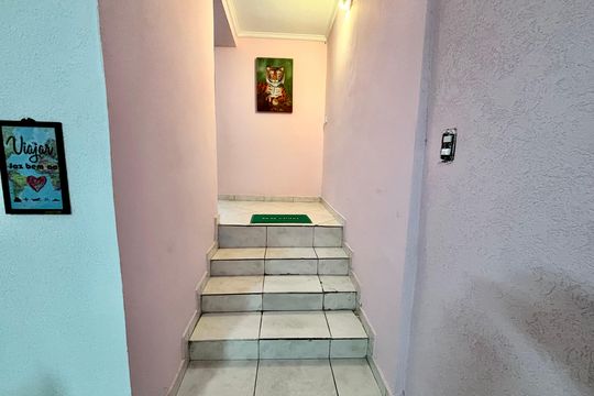 Escada  de casa para alugar com 3 quartos, 100m² em Vila Dalila, São Paulo