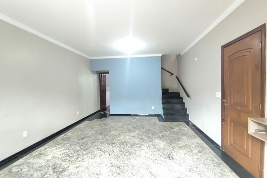 Casa à venda com 3 quartos, 108m² em Campo Grande, São Paulo