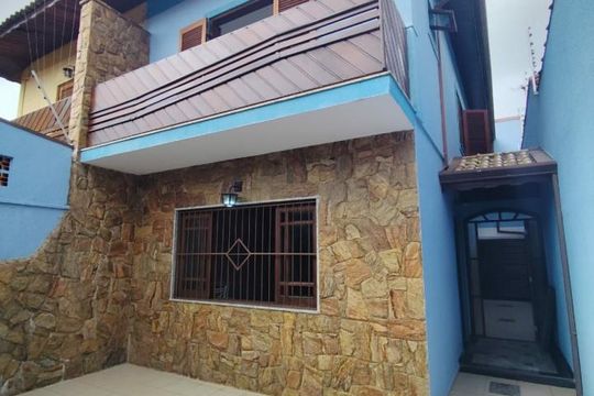 Casa à venda com 3 quartos, 108m² em Campo Grande, São Paulo