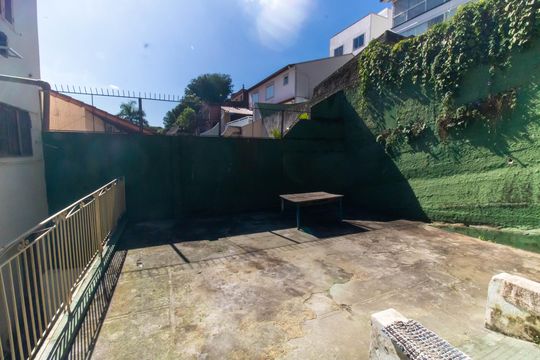 Área externa de casa para alugar com 18 quartos, 650m² em Icaraí, Niterói
