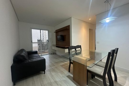 Sala de apartamento à venda com 2 quartos, 69m² em Jardim Tupanci, Barueri