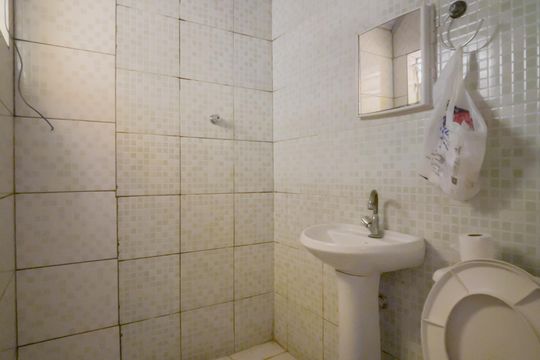 Banheiro de casa para alugar com 1 quarto, 50m² em São Pedro, Osasco