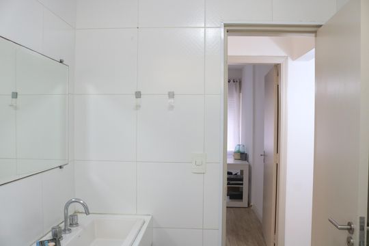 Banheiro de apartamento para alugar com 2 quartos, 86m² em Lapa, São Paulo