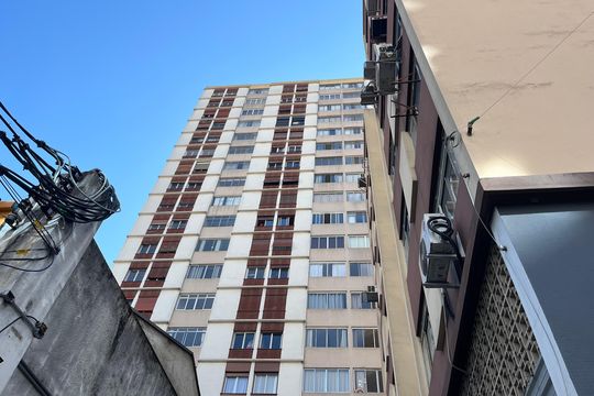 Fachada do Prédio de apartamento para alugar com 2 quartos, 86m² em Lapa, São Paulo