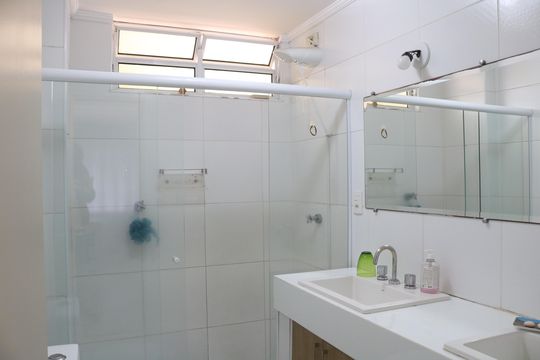 Banheiro de apartamento para alugar com 2 quartos, 86m² em Lapa, São Paulo