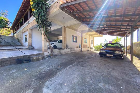 Casa para alugar com 3 quartos, 900m² em Barreiro, Belo Horizonte