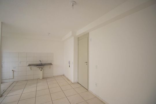 Sala de apartamento para alugar com 1 quarto, 50m² em Maria Paula, São Gonçalo
