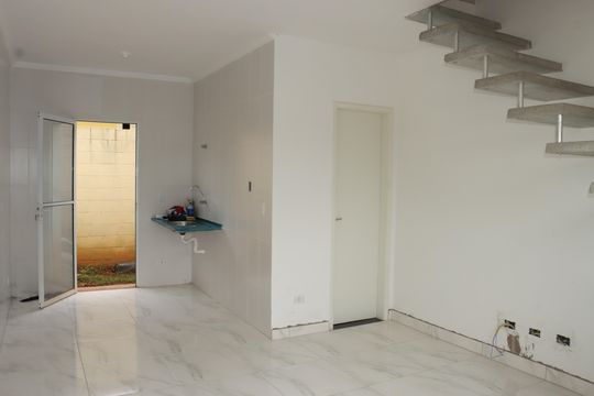 Casa de Condomínio para alugar com 2 quartos, 65m² em Chácara Ondas Verdes, Cotia