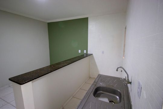 Sala -Cozinha de apartamento à venda com 2 quartos, 51m² em Qe 40, Brasília