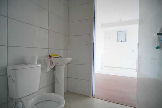 Banheiro de apartamento para alugar com 2 quartos, 47m² em Nova Sapucaia, Sapucaia do Sul